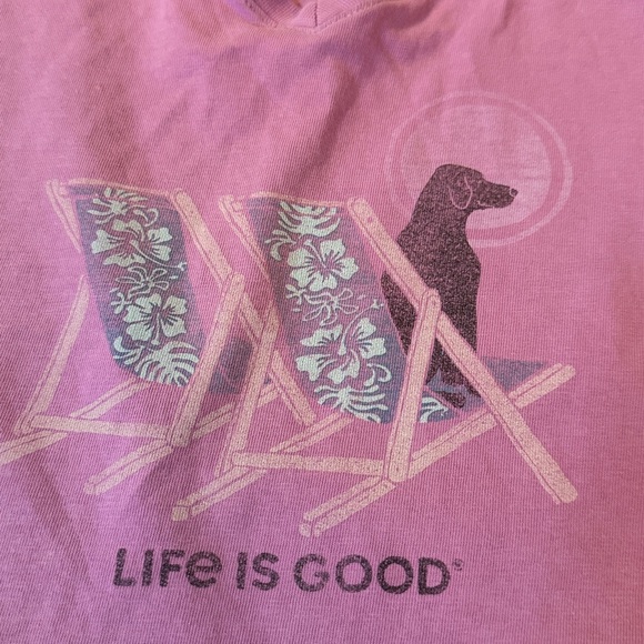 Life Is Good Lavender V-Neck Tee with Beach Chair & Dog Graphic- see notes - Picture 4 of 4